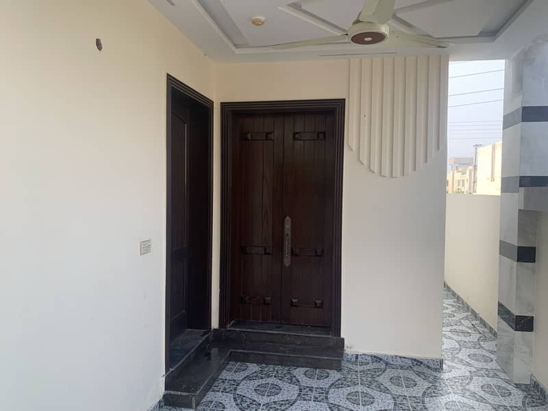 5 MARLA MOST BEAUTIFULLY CONSTRUCTED HOUSE IN ENTIRE DHA RAHBAR IS AVAILABLE FOR SALE 5