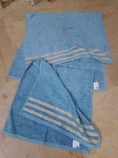 2pcs Towel 01 large and 01 small good quality