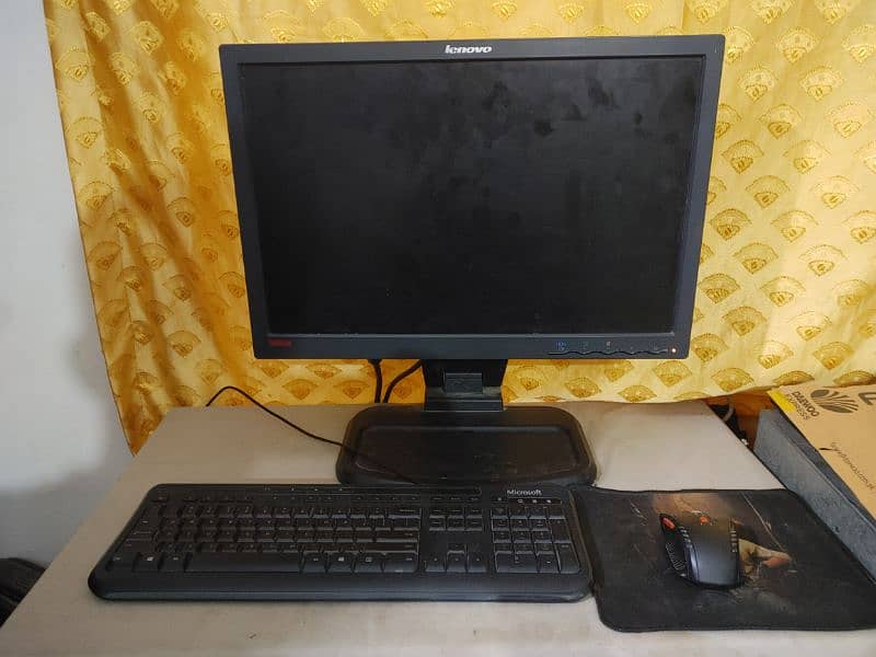Gaming PC , Core i5 , 4th gernation with LCD & RGB Gaming Headfone 2