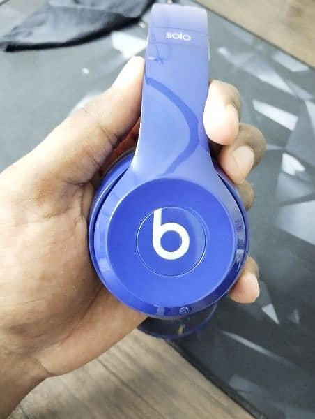 Beats Solo 2 Wireless Headphones 2