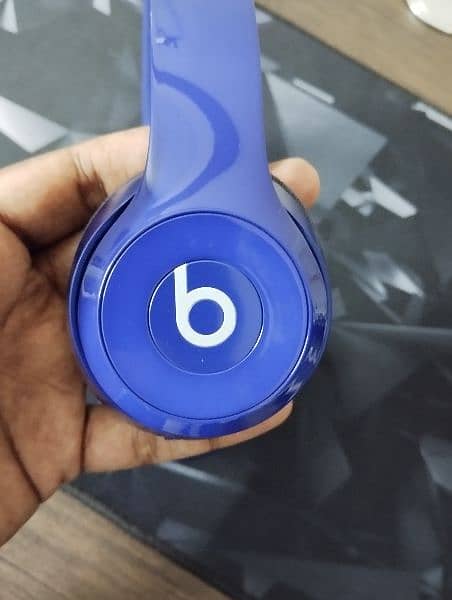 Beats Solo 2 Wireless Headphones 3