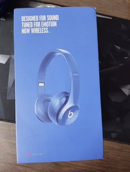 Beats Solo 2 Wireless Headphones 7