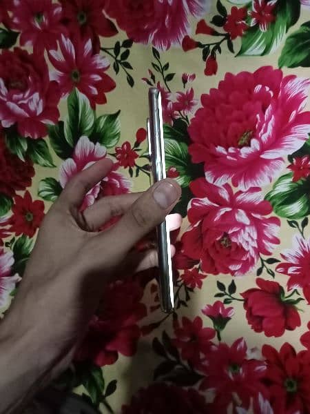 OnePlus 8 - Dual SIM, 9/10 Condition, Unlocked - Slightly Used" 5