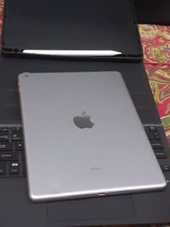 ipad 6th generation with stylus pen and Bluetooth keyboard