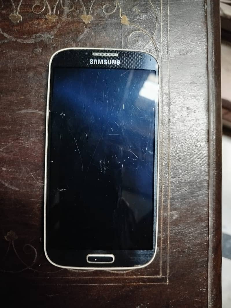 Samsung Galaxy S4 (2 GB, 16 GB) 6