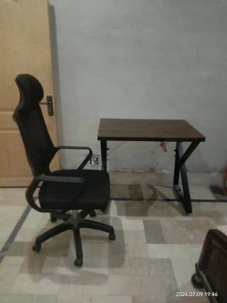 Office Table with Office Chair 3