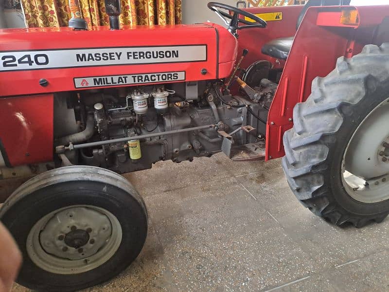 Massey Ferguson 240 2