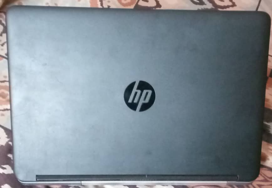 Hp 4/64 laptop good condition with charger 5