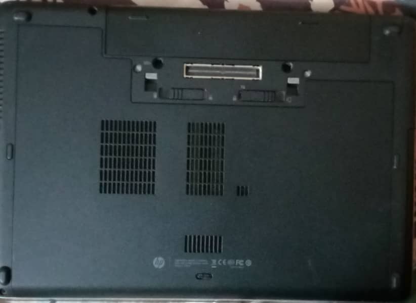 Hp 4/64 laptop good condition with charger 6