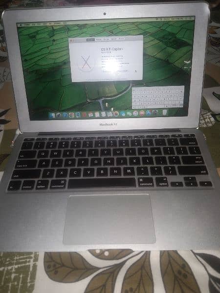 Macbook Air 2011 model 11.6 inches 3