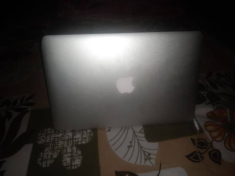 Macbook Air 2011 model 11.6 inches 4