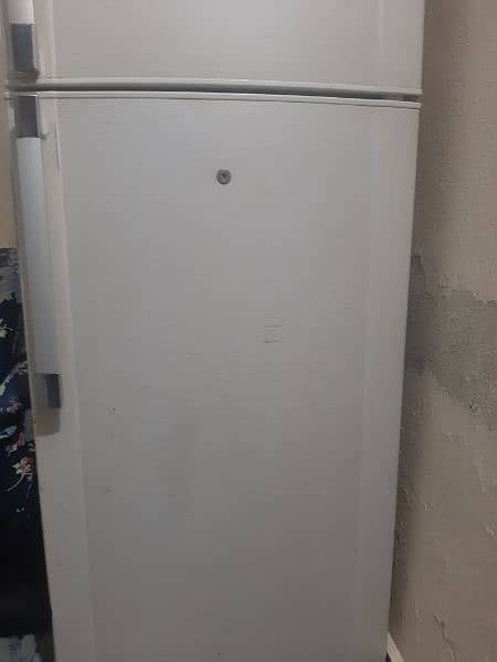 Dawlance Refrigerator is up for selling at a reasonable price 0