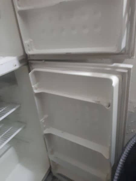 Dawlance Refrigerator is up for selling at a reasonable price 3