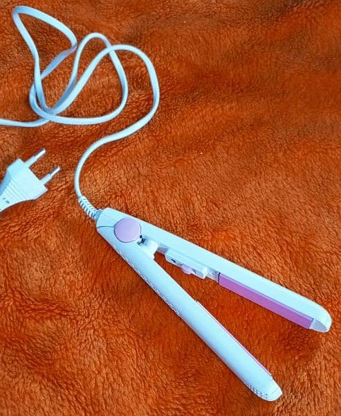 Mini Straightener 1