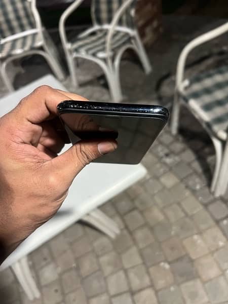iphone xs  Max 64 Gb Pta approved black colour 2