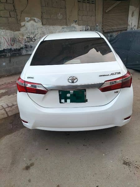 Toyota Corolla Altis 2015 4