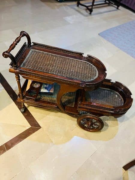 trolley of sheesham wood new condition with very elegant design 0