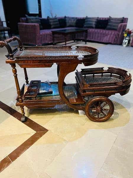 trolley of sheesham wood new condition with very elegant design 1