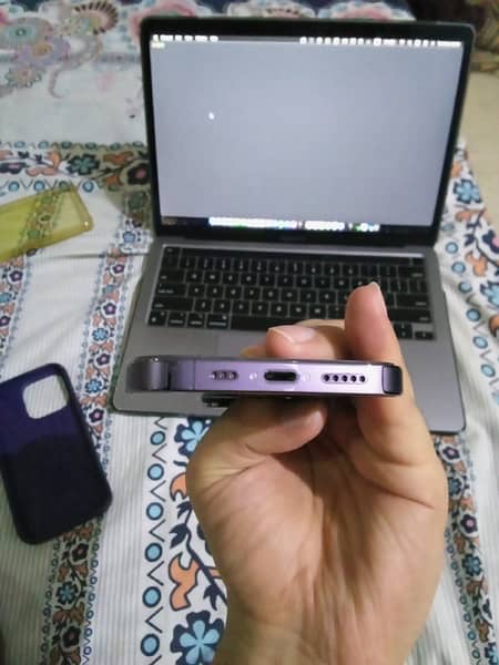 Iphone 14Pro Deep Purple 2