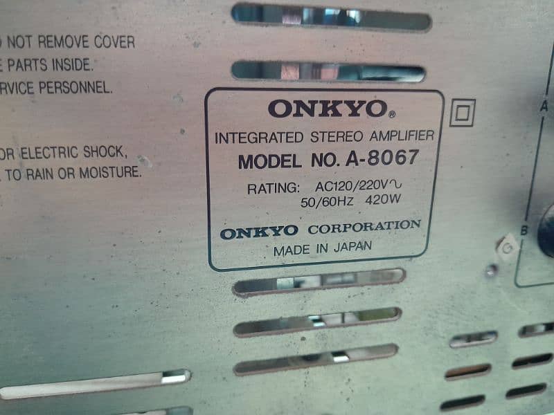 Onkyo Heavy Stereo Amplifier. 220 Volt. 3