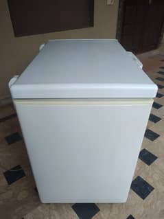 PEL Medium Freezer, Excellent Condition