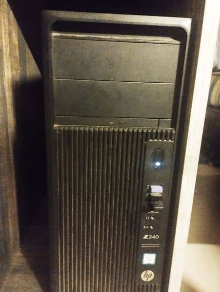 hp workstation Z240 1