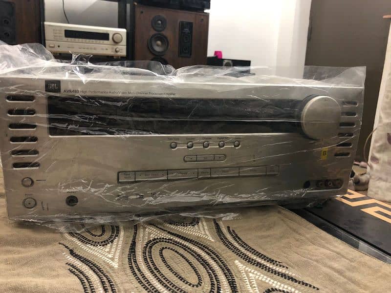 JBL avr 480 5.1 hone theater just like brand new 2