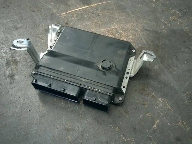 Toyota vitz ECU (Computerized Card) 0