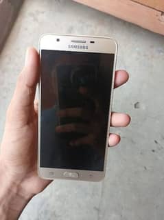 Samsung J7 prime in good condition.