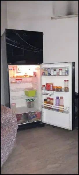 full size fridge condition new 10/10 no repair no gas issue 1