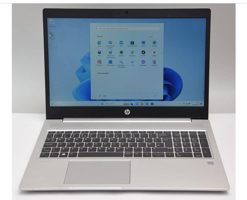 HP EliteBook 830 G5 in perfect 10/10 condition 1