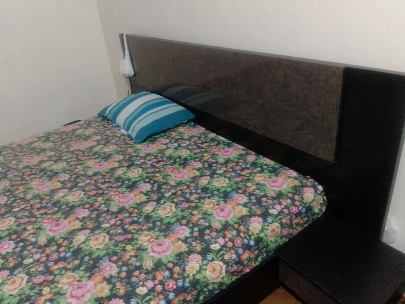 king Size bed with dressing table 1