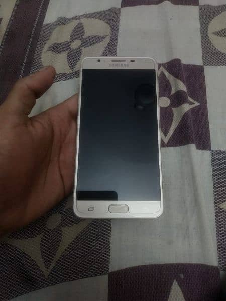 Samsung Galaxy j7 prime 10/10 CONDITION 0