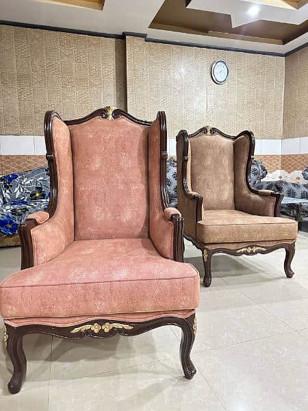 royal chairs  new condition without scratch less chairs 3