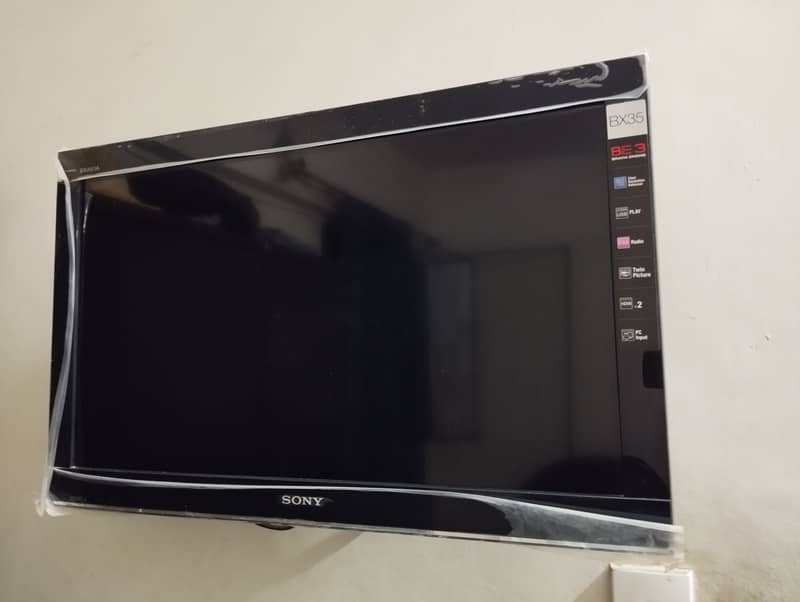 Sony 32" LCD 2