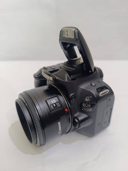 Canon 200D professional DSLR 2