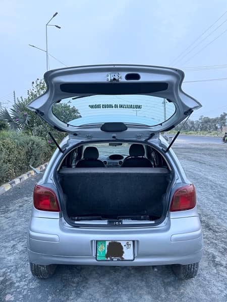 Toyota Vitz 2000 12