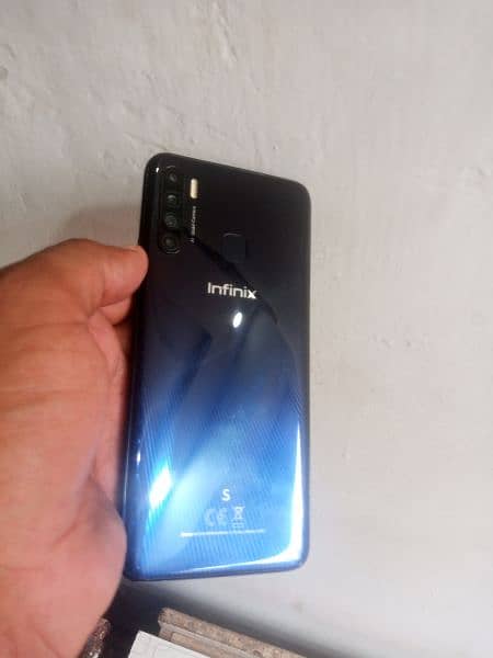 infinix s5 10\10 box sat ha battery time boht acha ha 03055402824 3