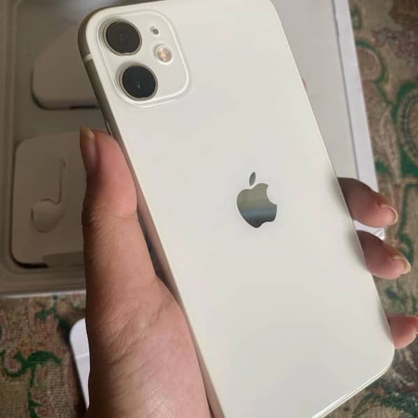 Iphone 11 pta approved 128gb condition 10/10 price 110000 1