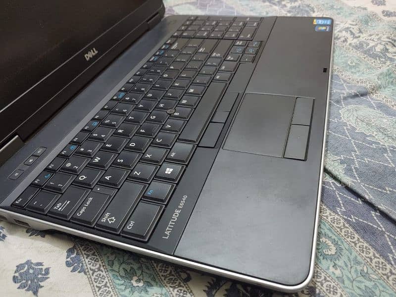 Dell laptop 
Core i7 4th generation 16 RAM 5