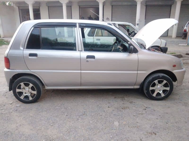 Daihatsu Cuore 2005 4