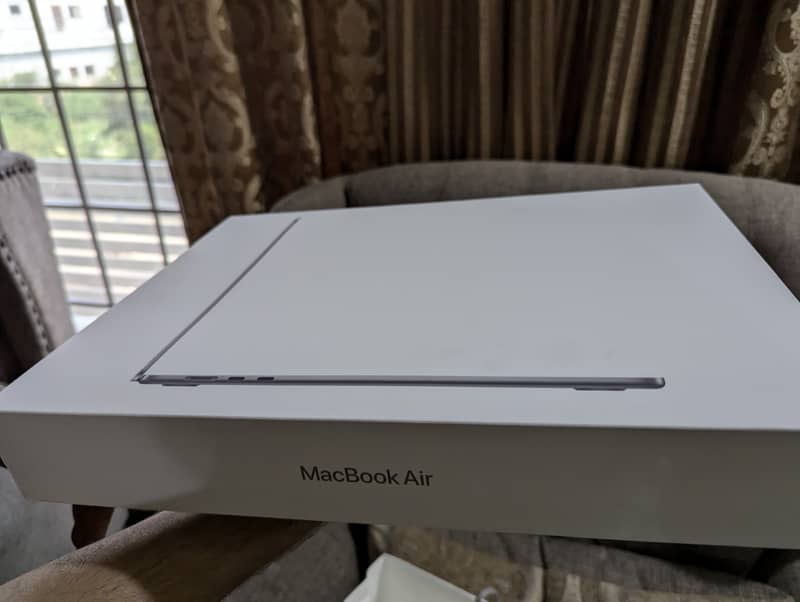 Macbook air 15 inch m3 chip brand new 6