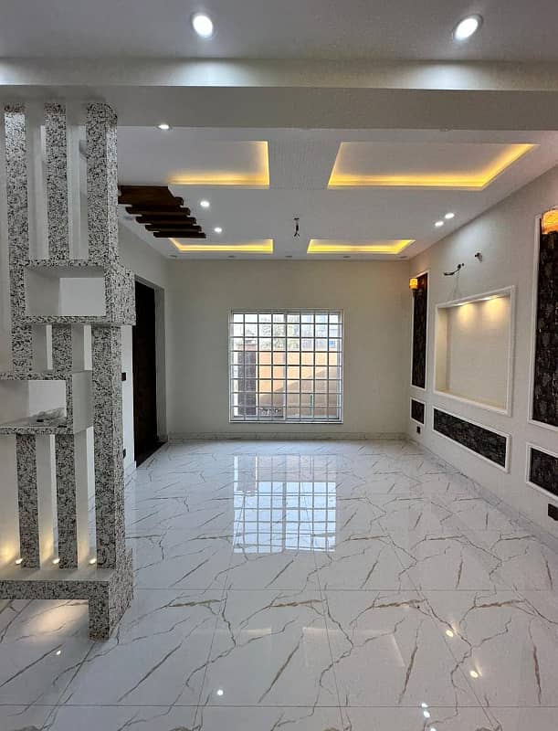 5 Marla Brand New house For Rent In Park View City Lahore. 1
