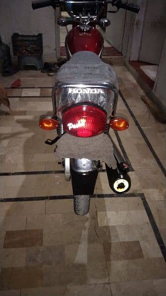 Honda cg 125. karachi no. . 03243295850 6