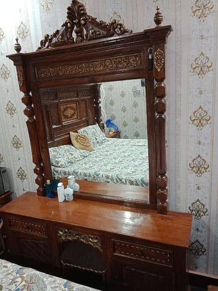 Bed, dressing table, showcase 4