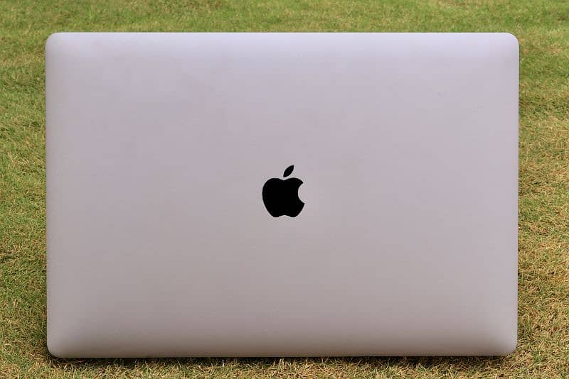 Apple MacBook Pro 2018, Led 15'4, Core i9, Ram 32 Gb, Ssd 1 Tb 1000 Gb 2
