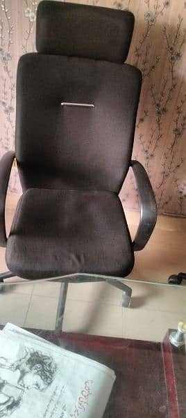 Office chair and table for sale 0