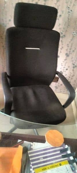 Office chair and table for sale 1