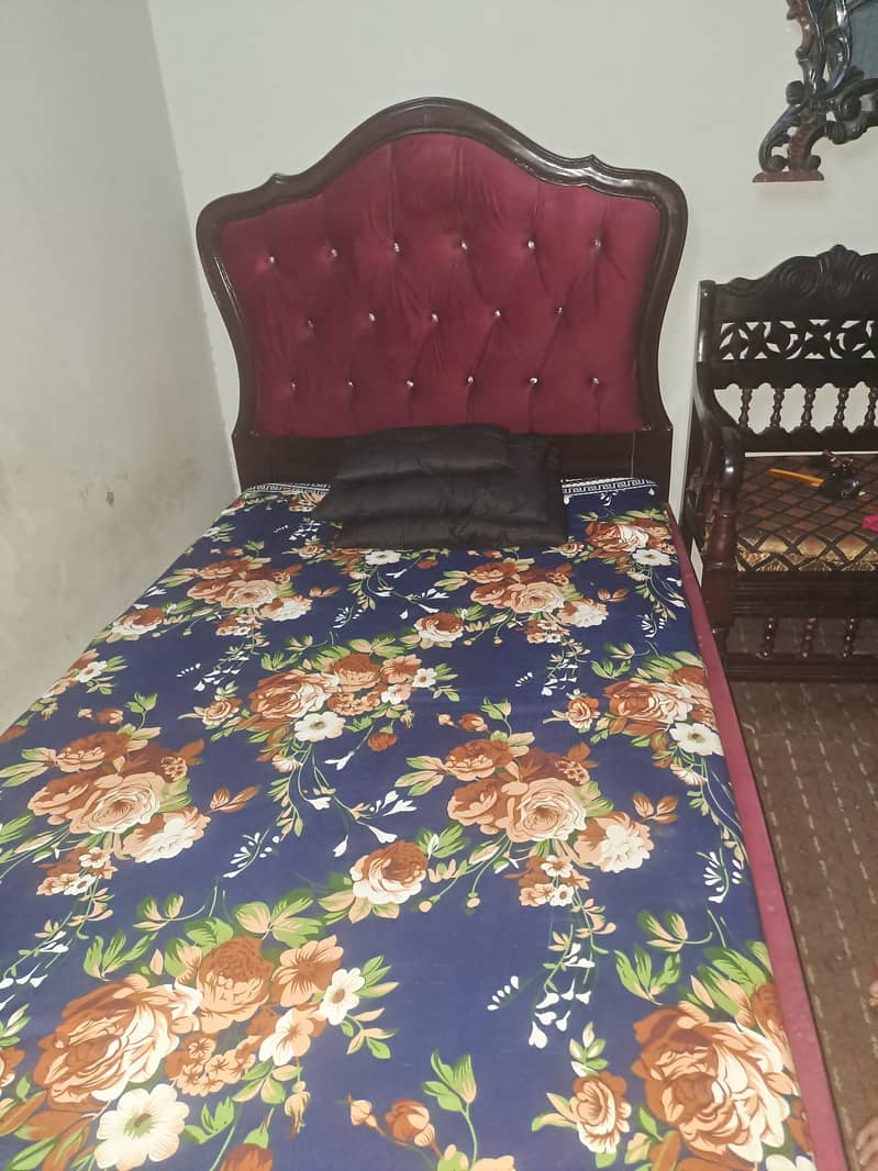 Wooden bed for sale used in just 5 month 2