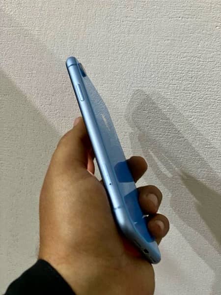 iPhone xr pta approved 0